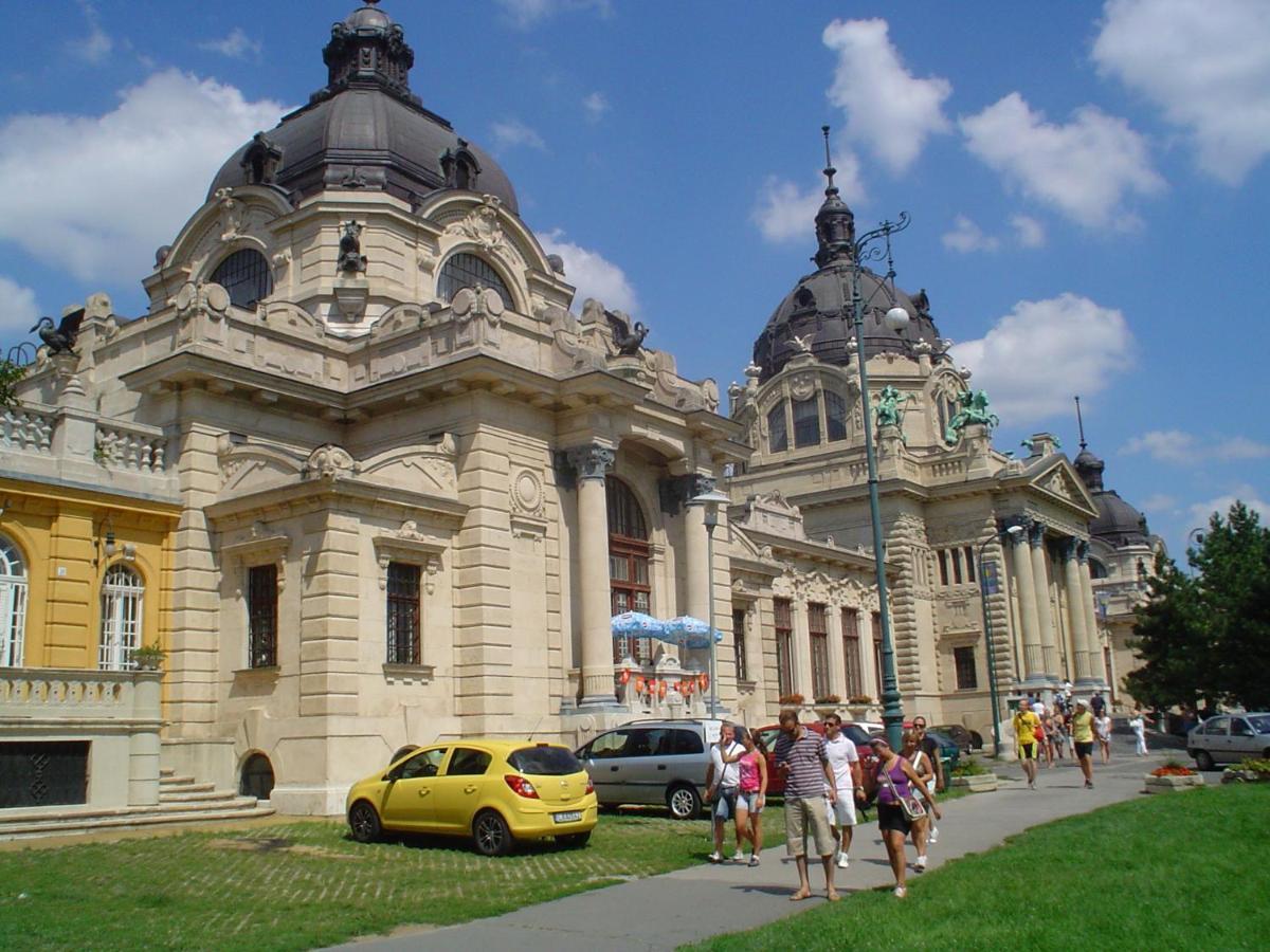 Cuki Apartment Budapeste Exterior foto